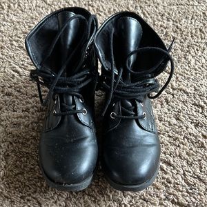 Girls black boots